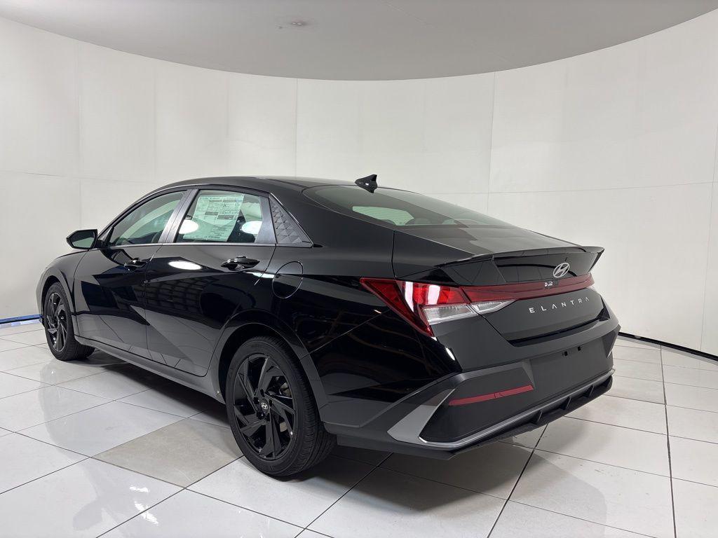 Thumbnail: 2026 Hyundai Elantra - 3