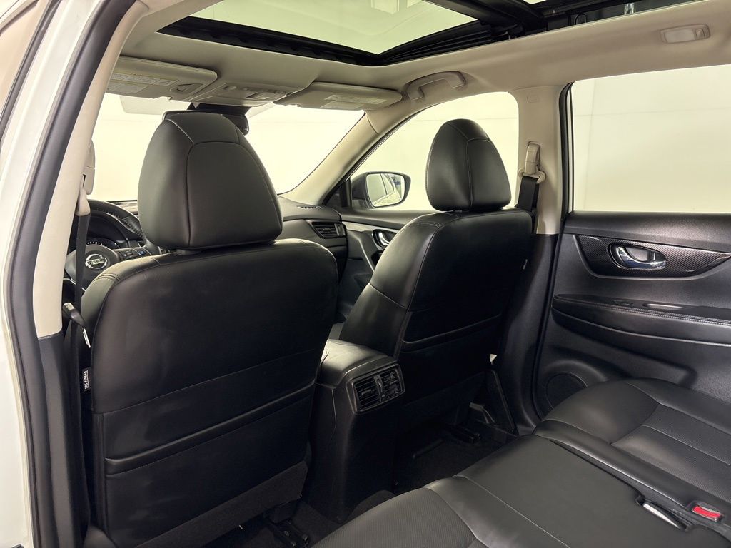 Thumbnail: 2018 Nissan Rogue - 22