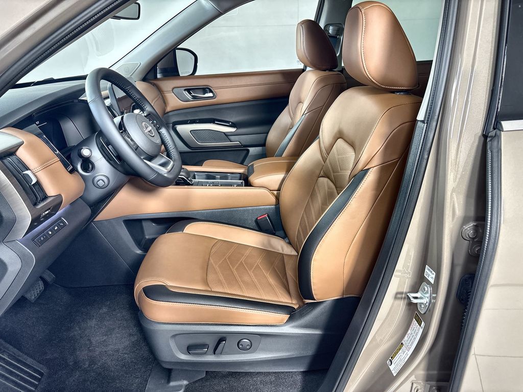 Thumbnail: 2025 Nissan Pathfinder - 13