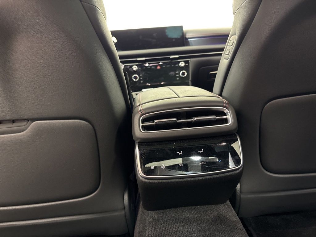 Thumbnail: 2025 Genesis G80 - 29