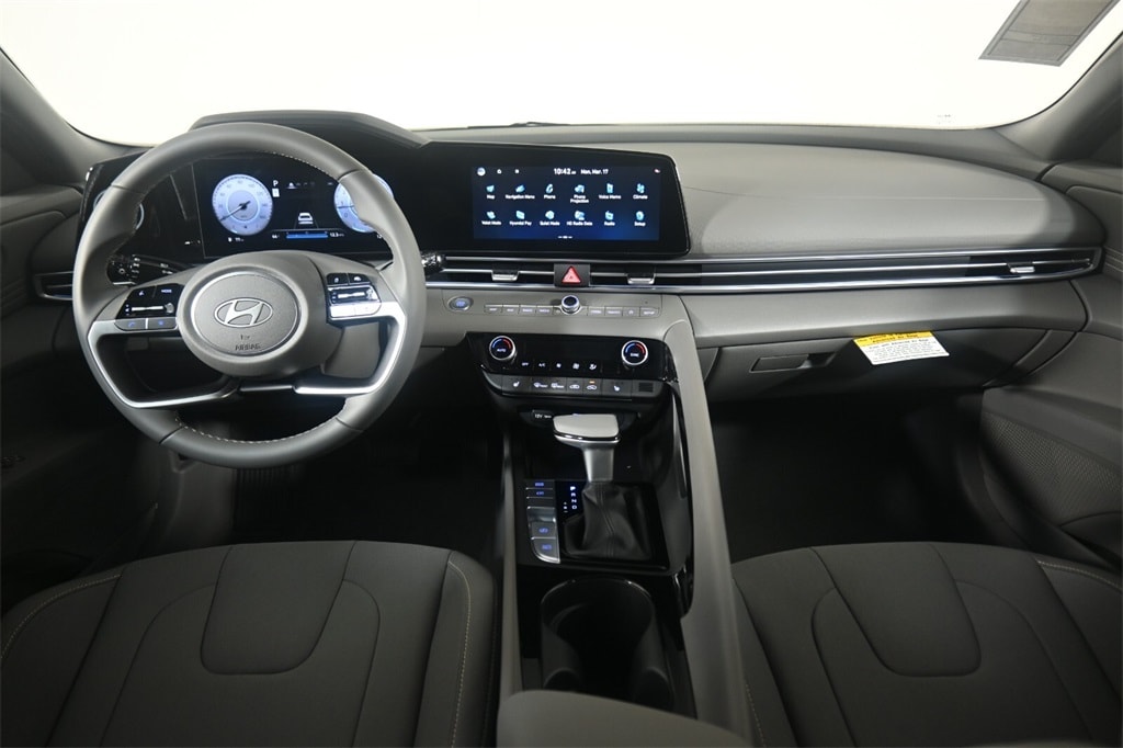 Thumbnail: 2025 Hyundai Elantra - 13