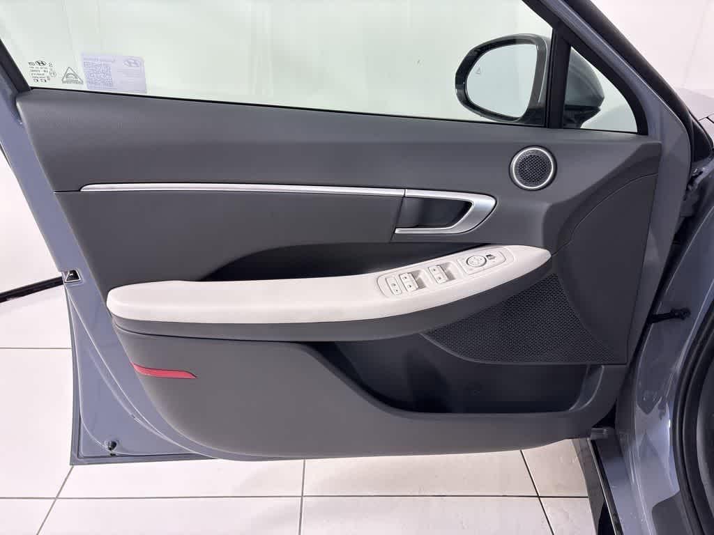 Thumbnail: 2025 Hyundai Sonata - 16