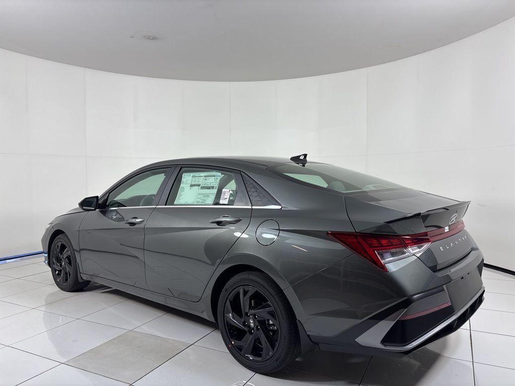 Thumbnail: 2026 Hyundai Elantra - 3