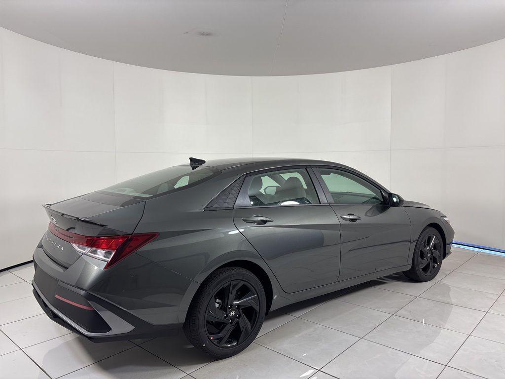 Thumbnail: 2026 Hyundai Elantra - 5