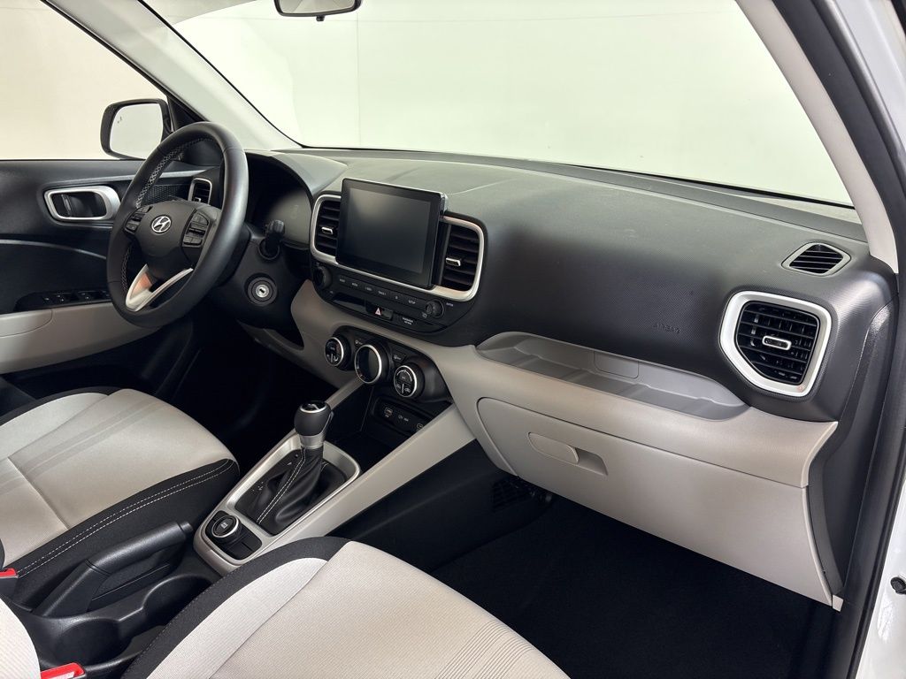 Thumbnail: 2023 Hyundai Venue - 13