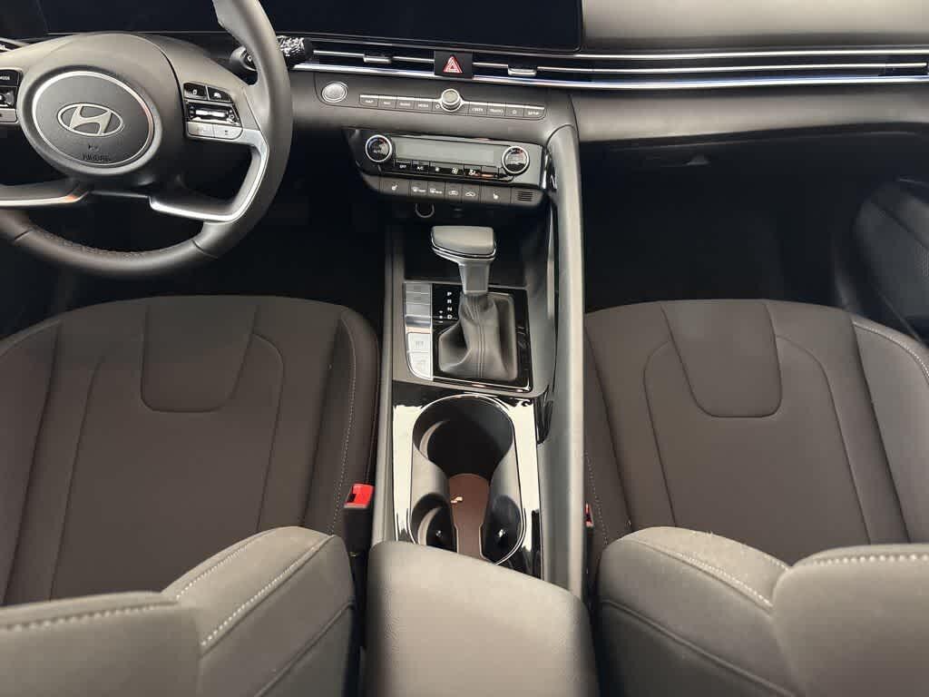 Thumbnail: 2025 Hyundai Elantra - 22