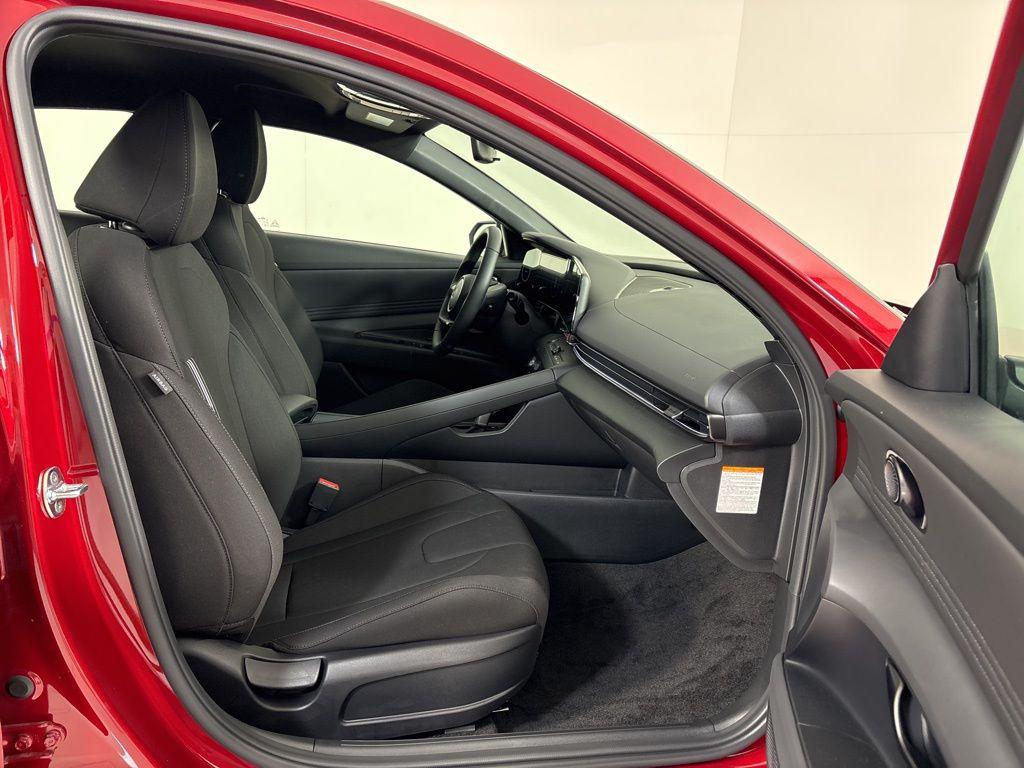 Thumbnail: 2025 Hyundai Elantra - 12