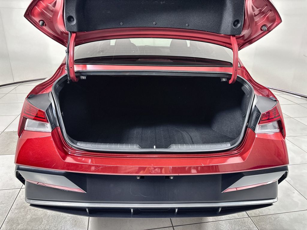Thumbnail: 2025 Hyundai Elantra - 21