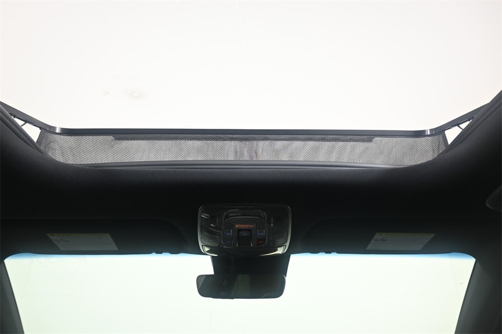 Thumbnail: 2025 Genesis GV70 - 21