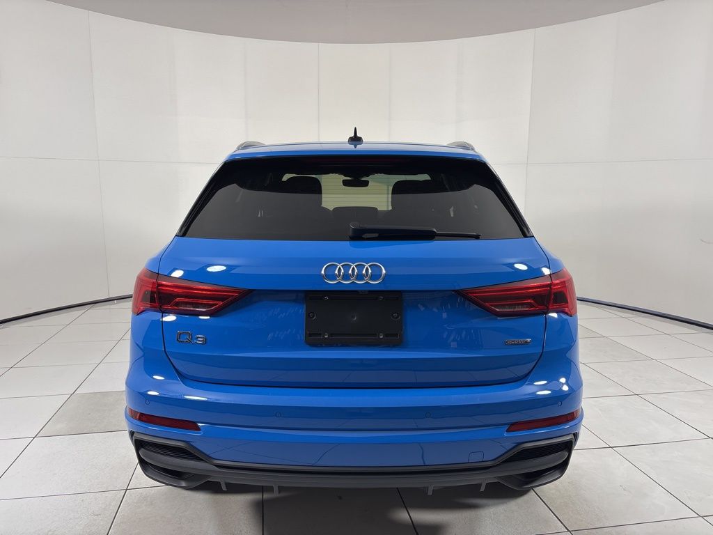 Thumbnail: 2023 Audi Q3 - 4