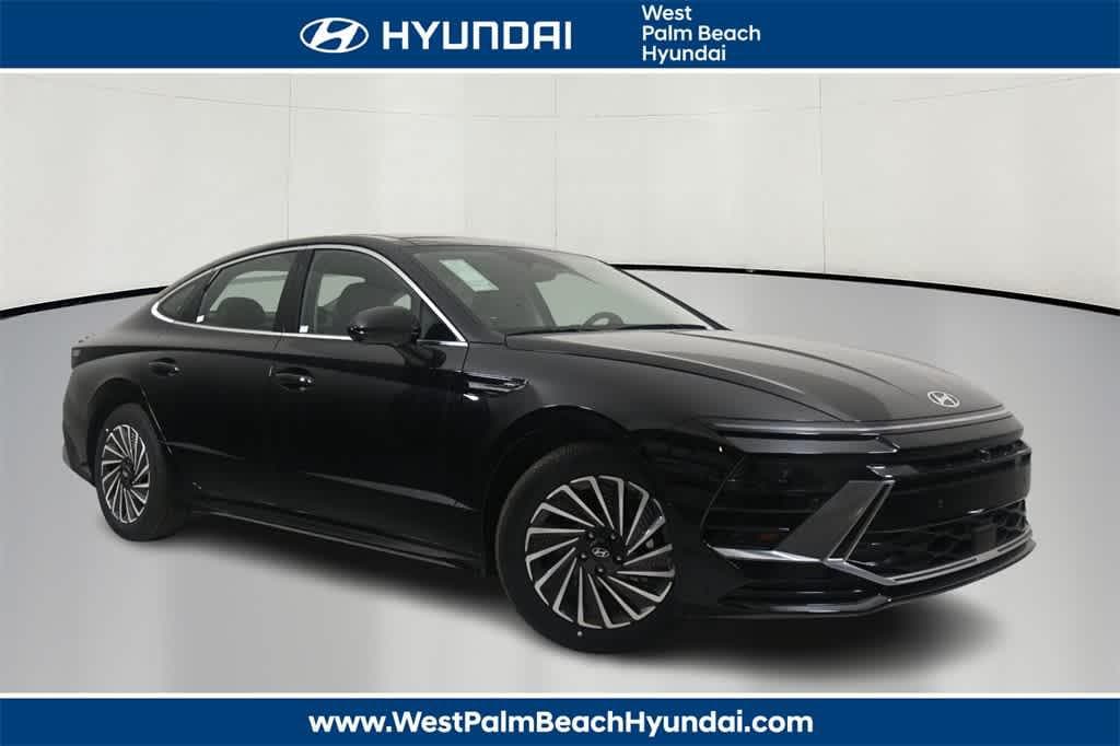New 2025 Hyundai Sonata Hybrid Limited Sedan