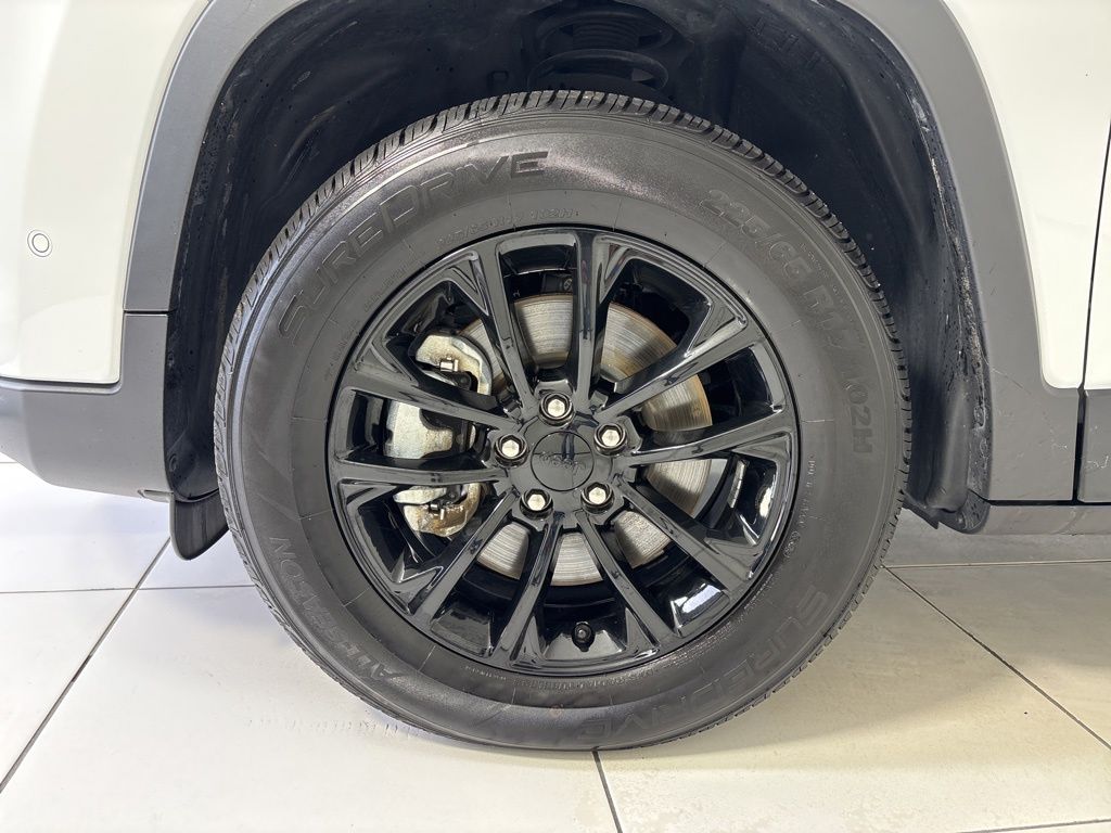 Thumbnail: 2023 Jeep Cherokee - 9