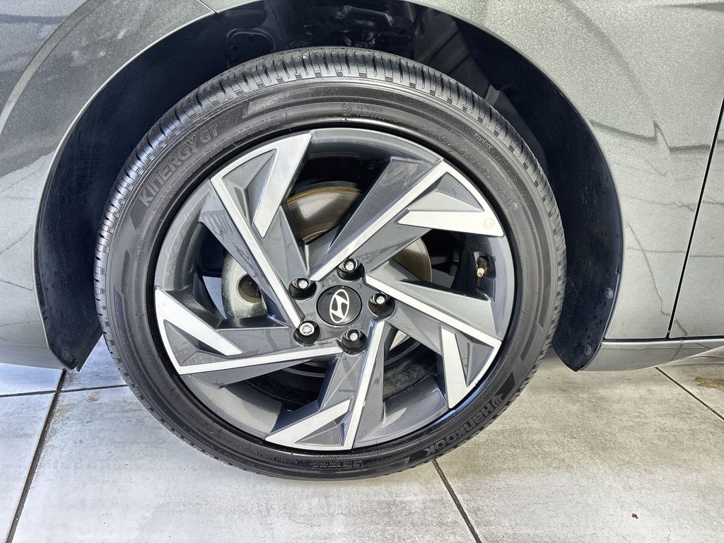 2025 Hyundai Elantra Blue - Photo 18
