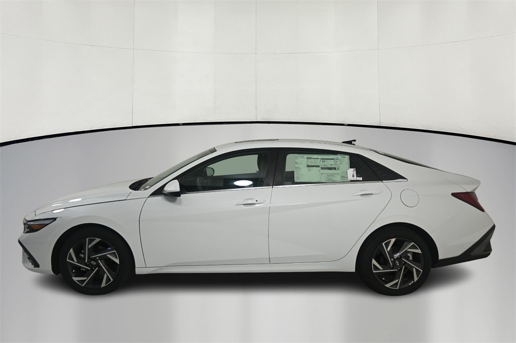 Thumbnail: 2025 Hyundai Elantra - 4