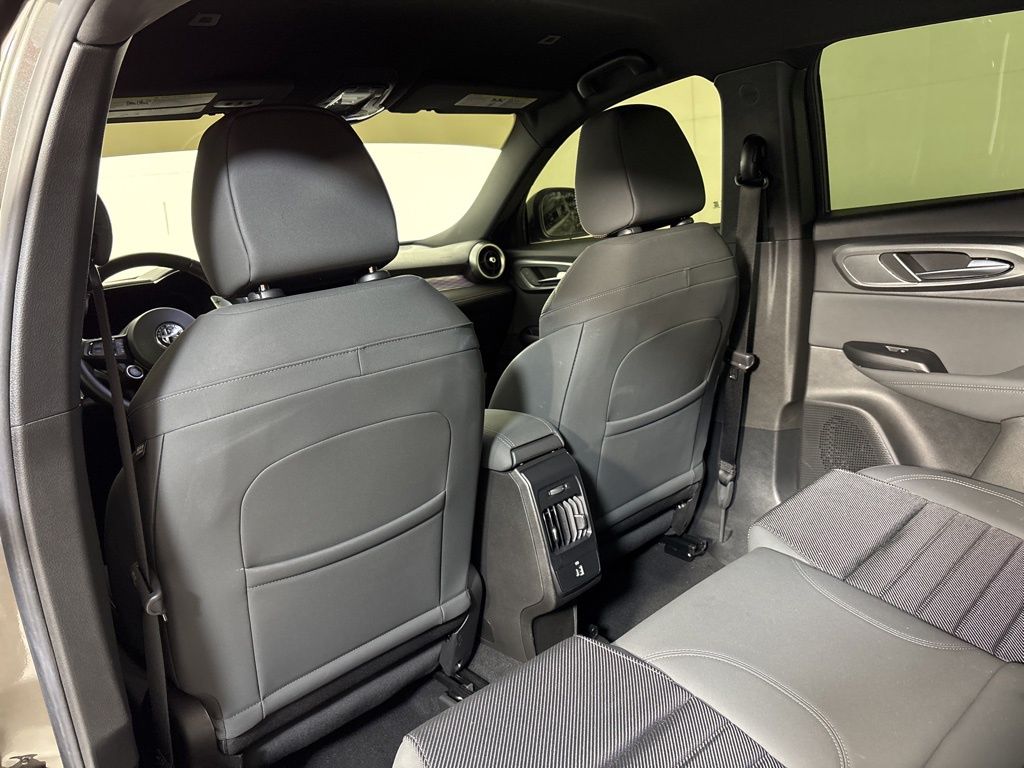 Thumbnail: 2024 Alfa Romeo Tonale - 19