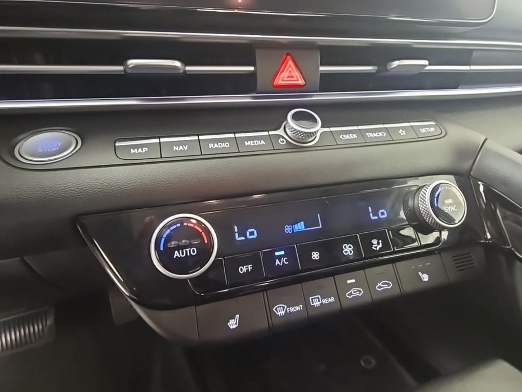 Thumbnail: 2022 Hyundai Elantra - 22