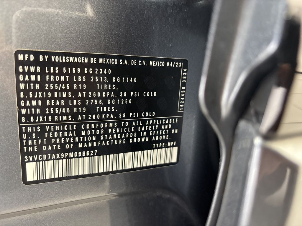 Thumbnail: 2023 Volkswagen Tiguan - 10