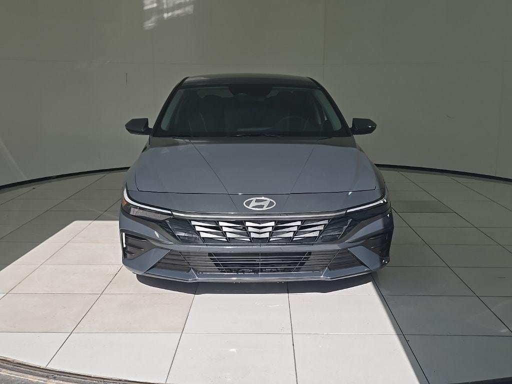 New 2026 Hyundai Elantra SE Sedan