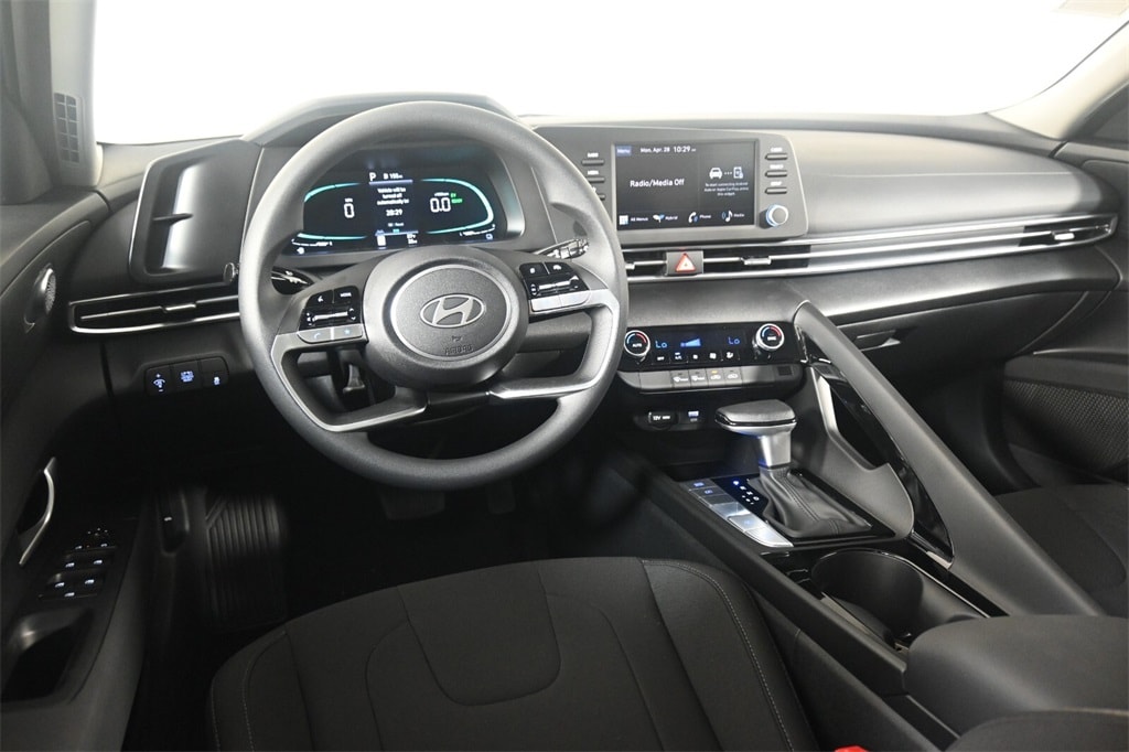 Thumbnail: 2025 Hyundai Elantra - 11