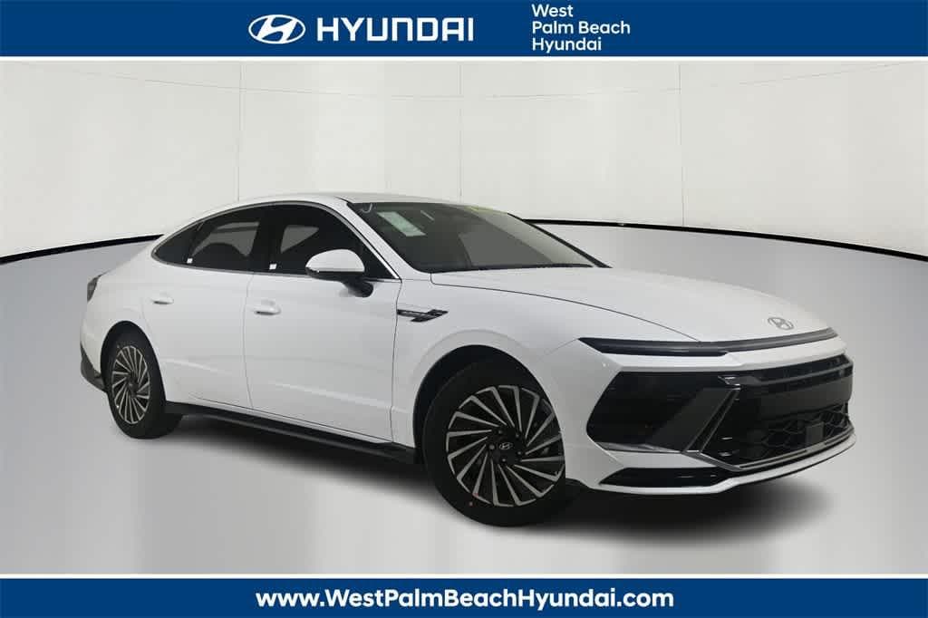 New 2025 Hyundai Sonata Hybrid SEL Sedan