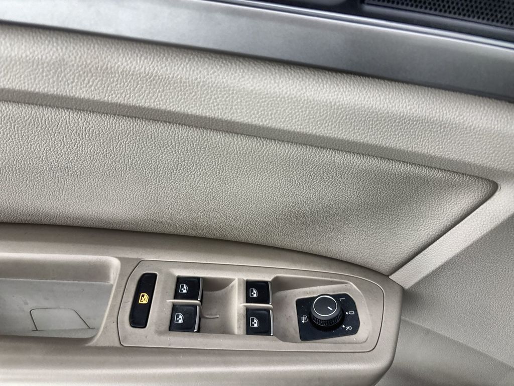 Thumbnail: 2019 Volkswagen Atlas - 15