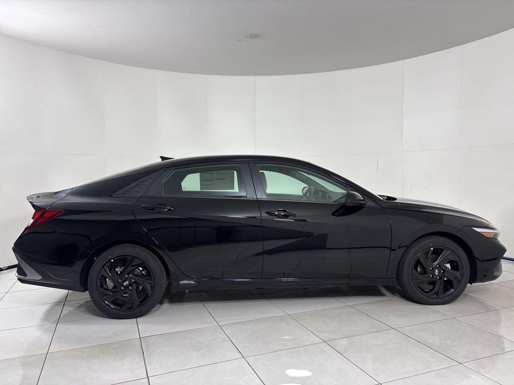 Thumbnail: 2026 Hyundai Elantra - 5