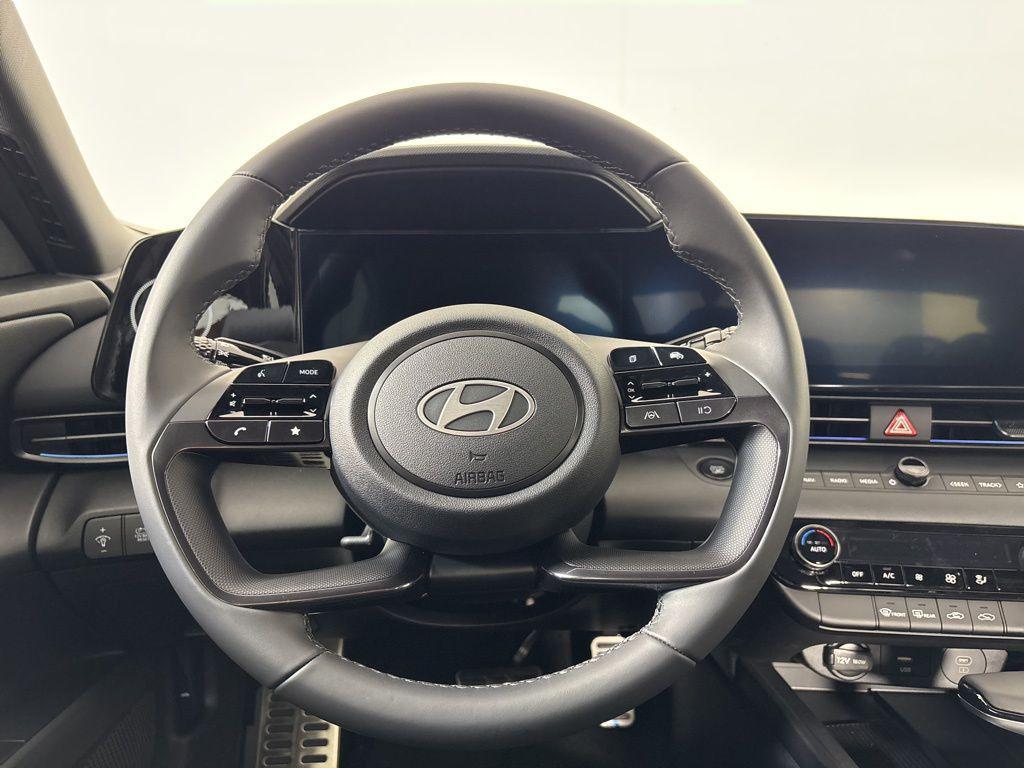 Thumbnail: 2025 Hyundai Elantra - 19