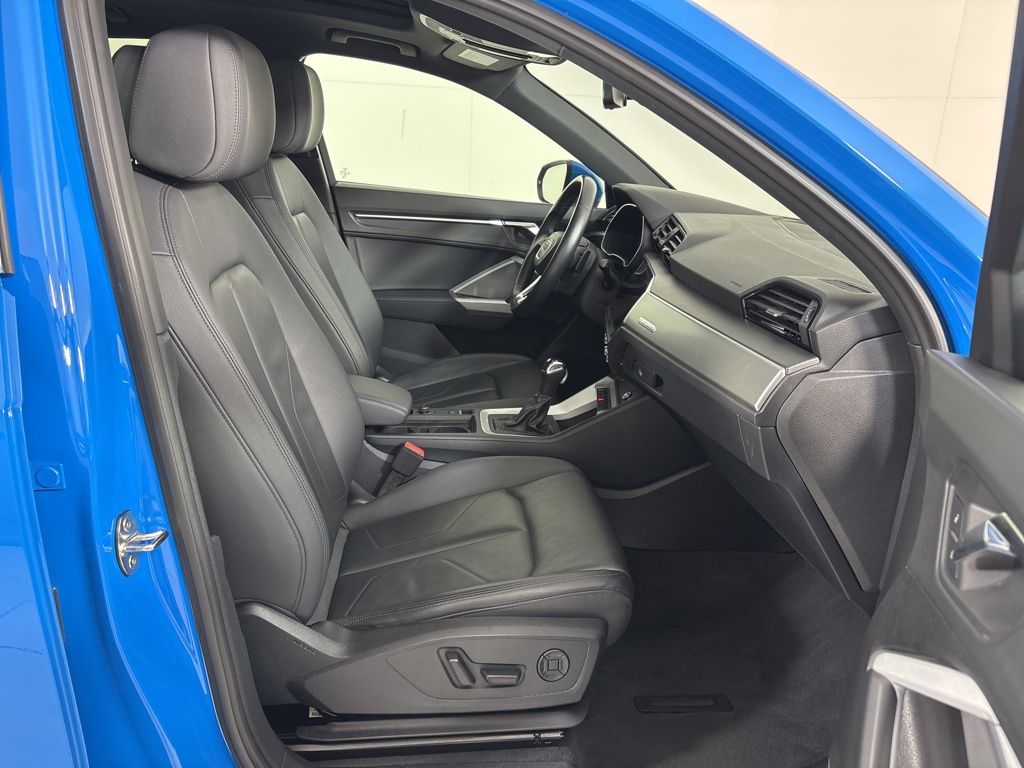 Thumbnail: 2023 Audi Q3 - 12