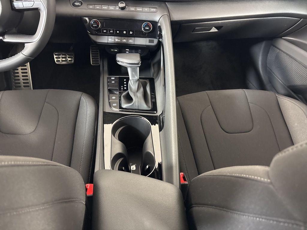 Thumbnail: 2025 Hyundai Elantra - 22