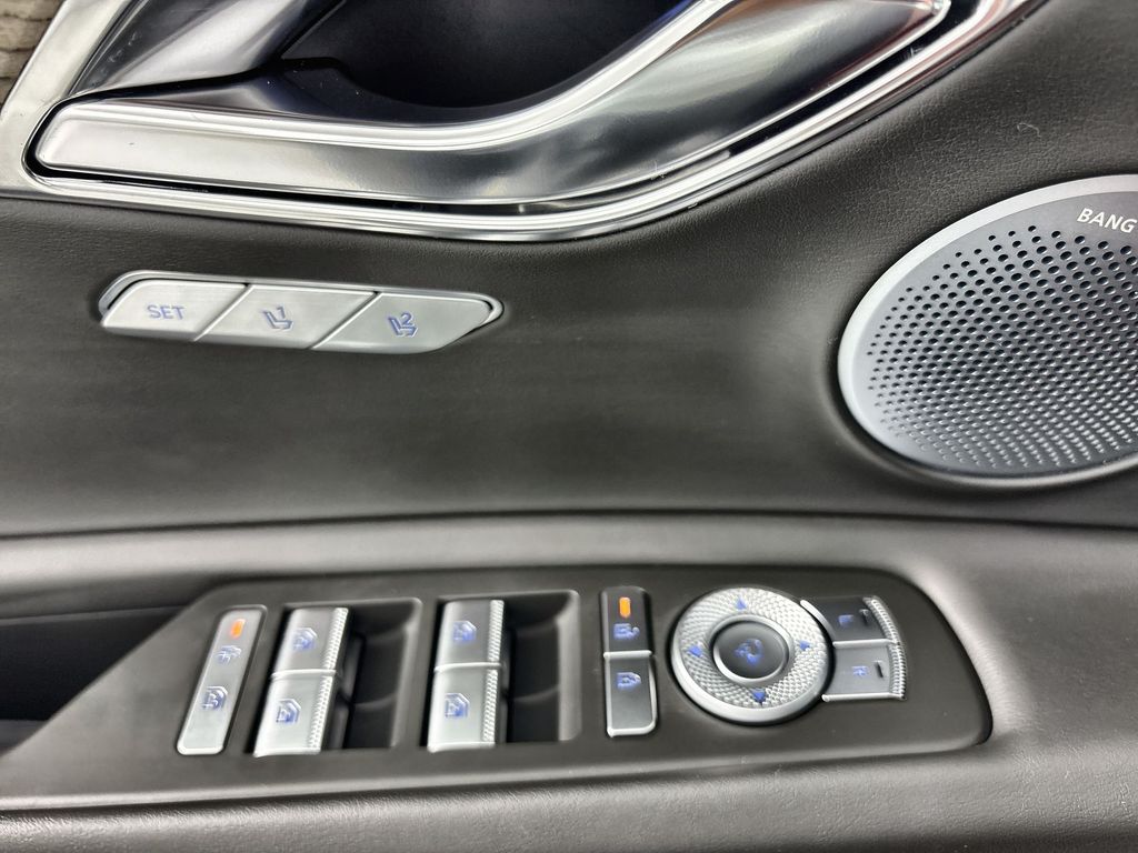 Thumbnail: 2025 Genesis GV80 - 15