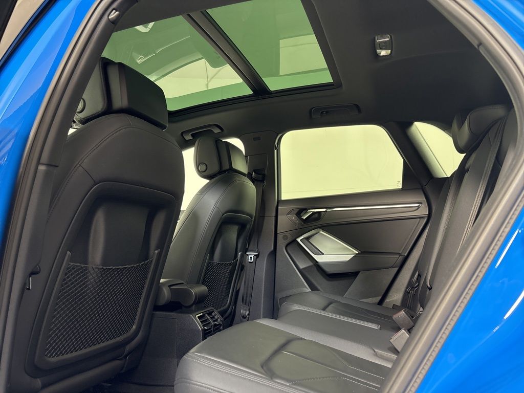 Thumbnail: 2023 Audi Q3 - 18