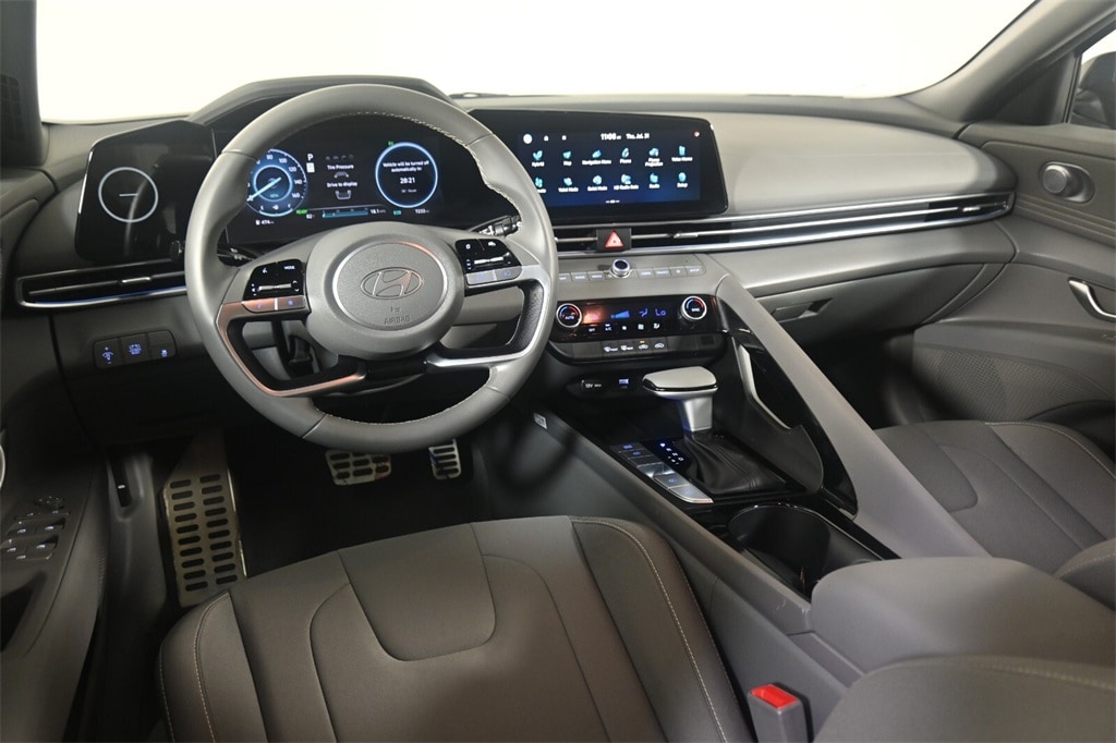 Thumbnail: 2025 Hyundai Elantra - 11