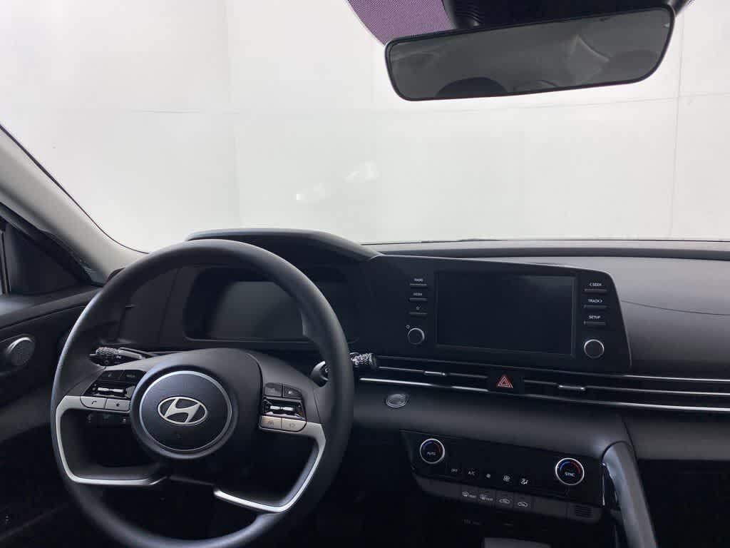 Thumbnail: 2025 Hyundai Elantra - 21