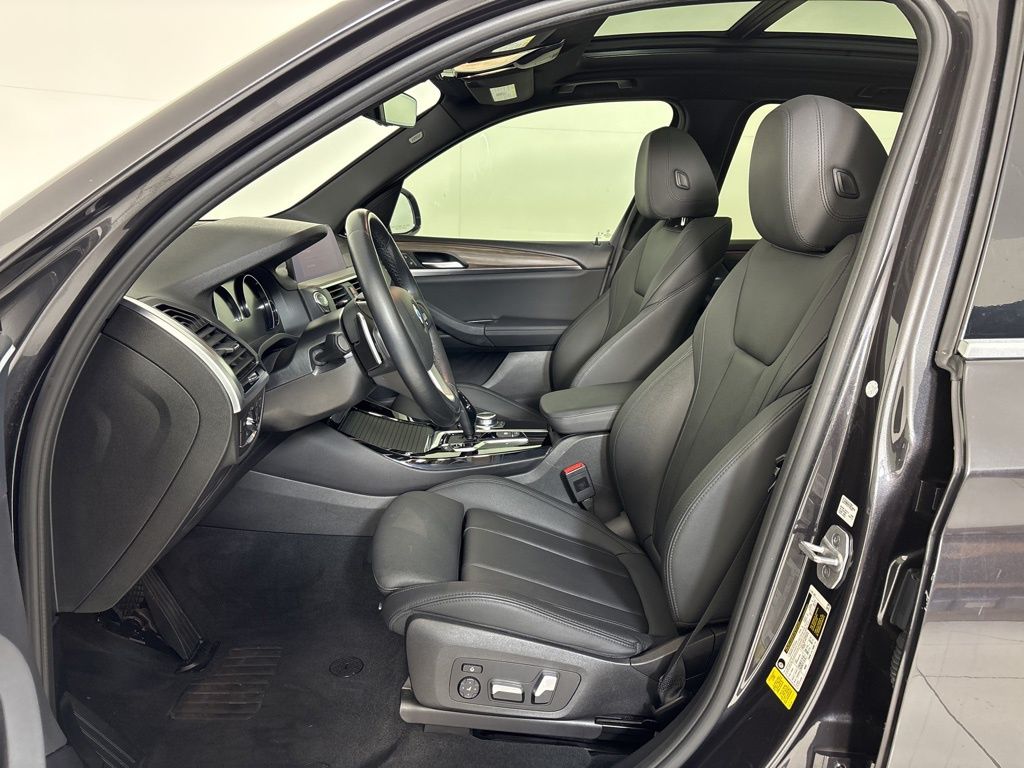 Thumbnail: 2021 BMW X3 - 14