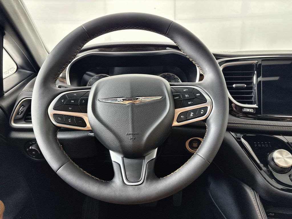Thumbnail: 2023 Chrysler Pacifica - 11