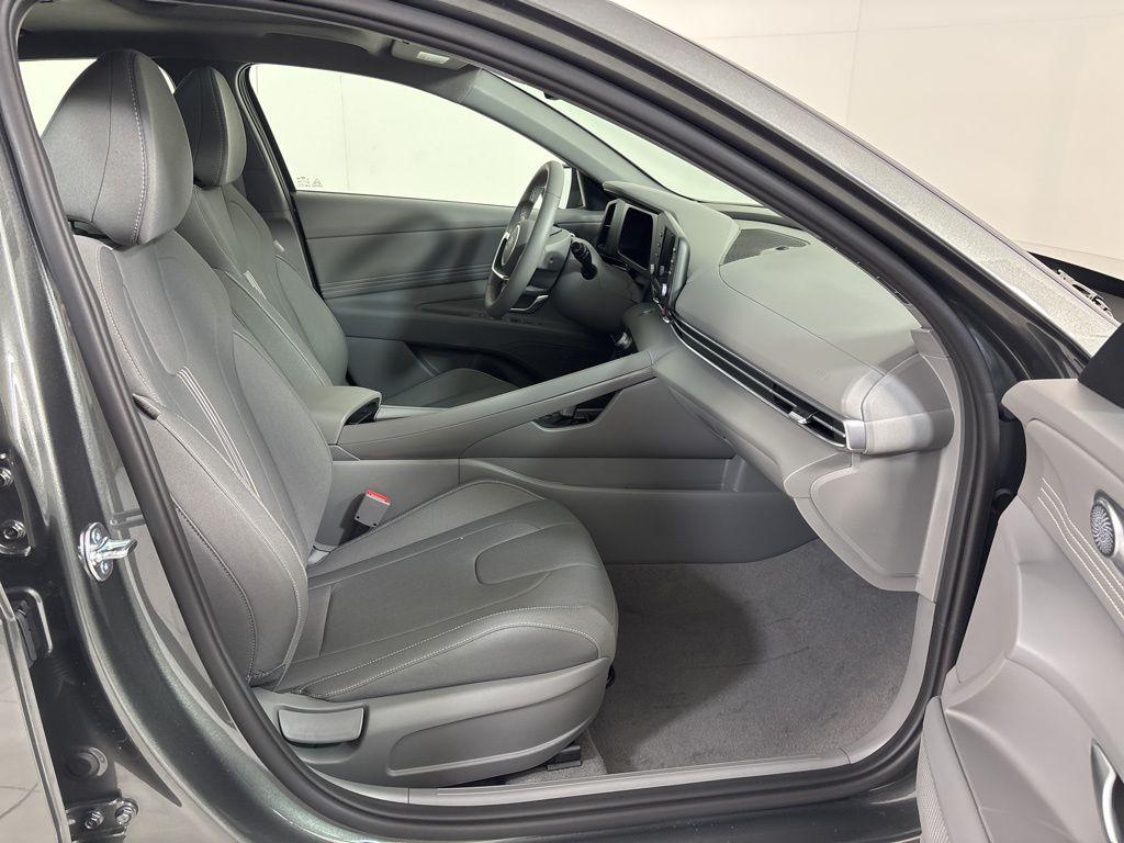 Thumbnail: 2026 Hyundai Elantra - 12