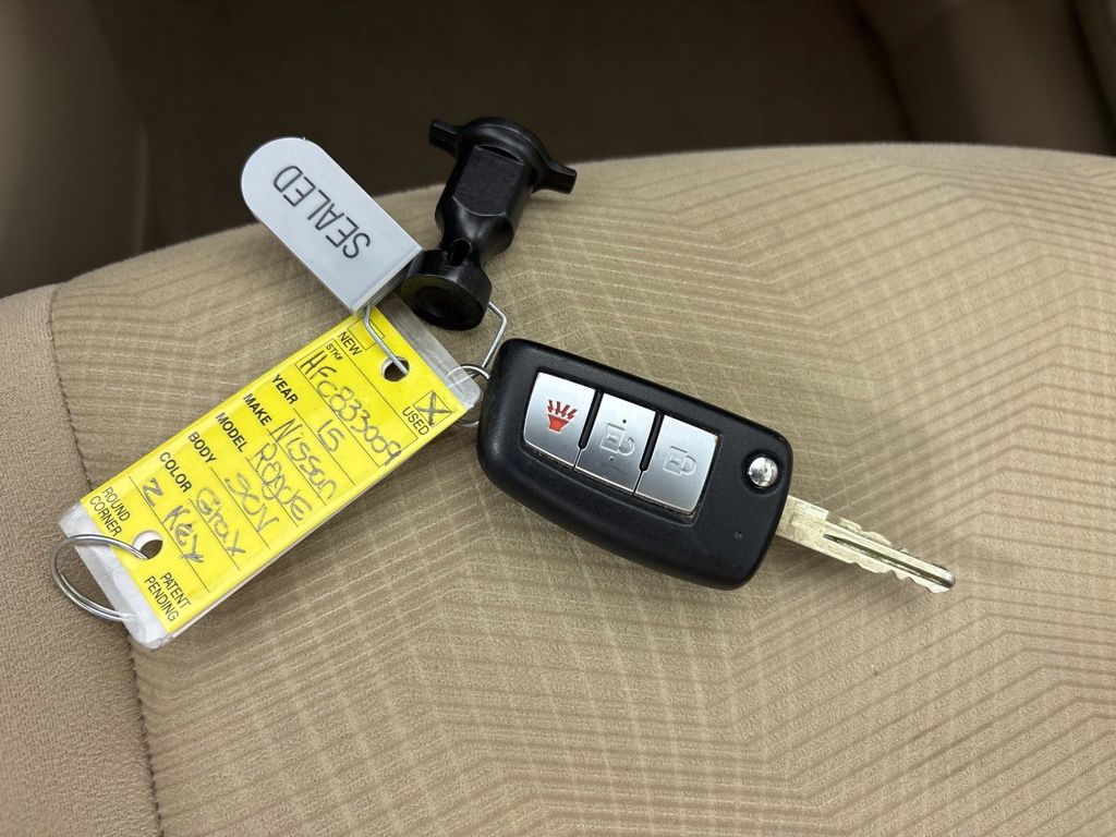 Thumbnail: 2015 Nissan Rogue - 28