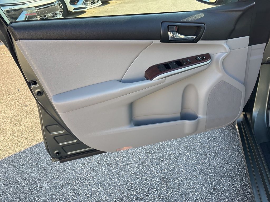 Thumbnail: 2012 Toyota Camry - 13