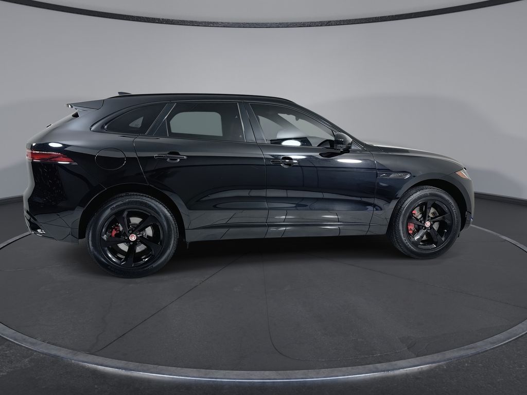 Thumbnail: 2021 Jaguar F-Pace - 9
