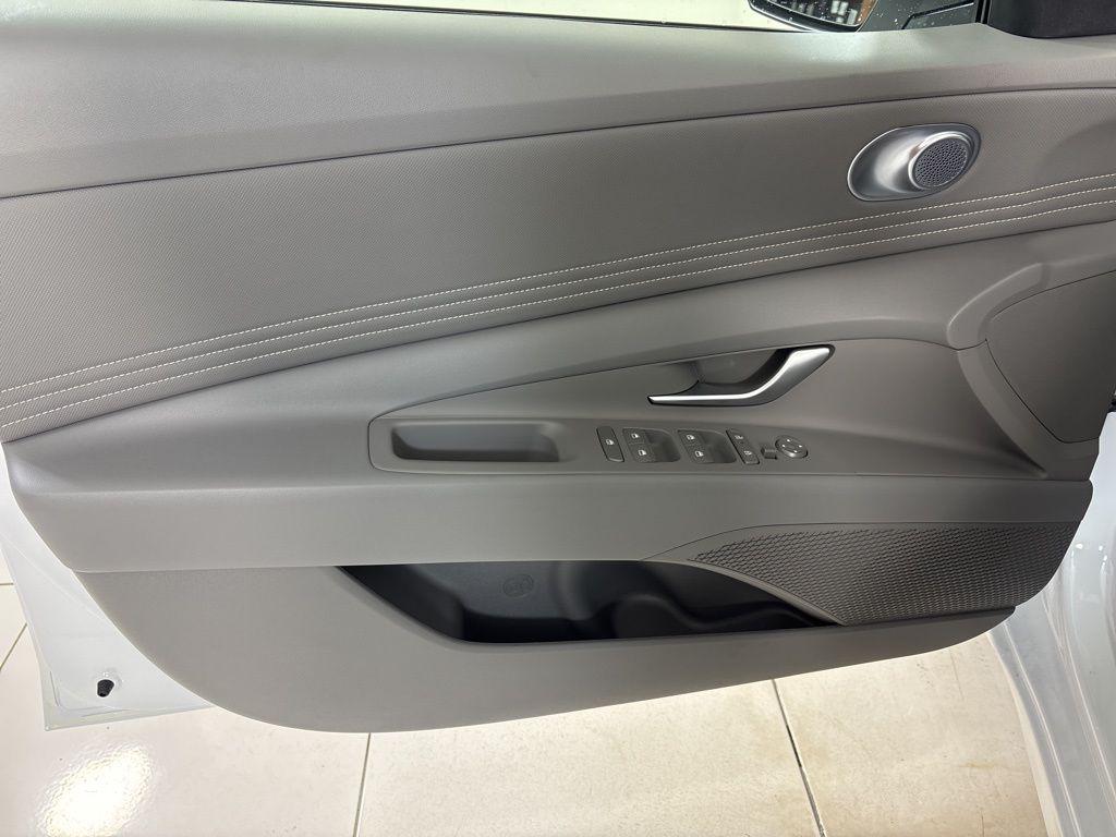 Thumbnail: 2026 Hyundai Elantra - 16