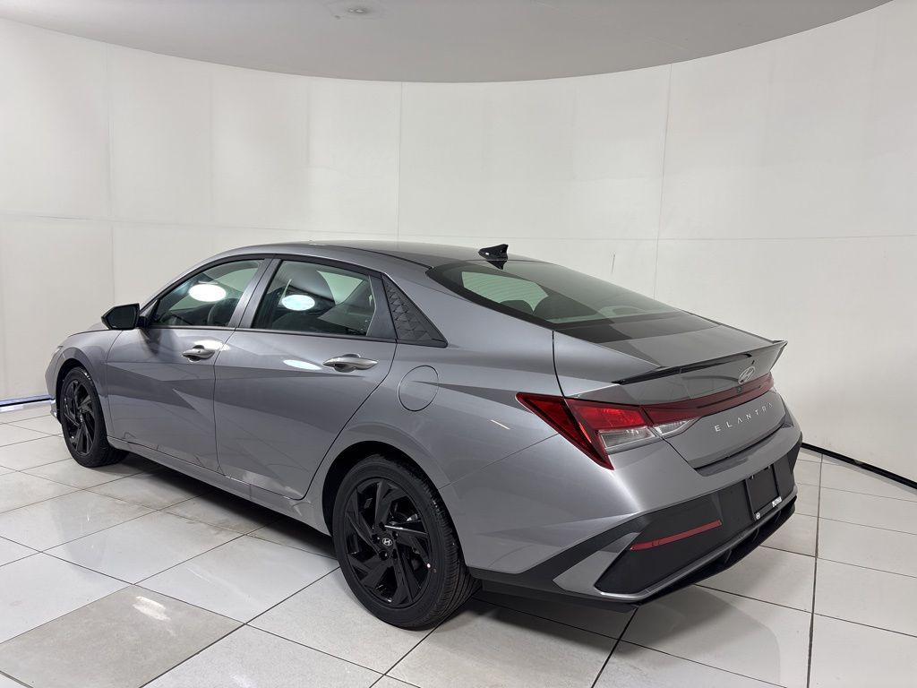 Thumbnail: 2026 Hyundai Elantra - 3