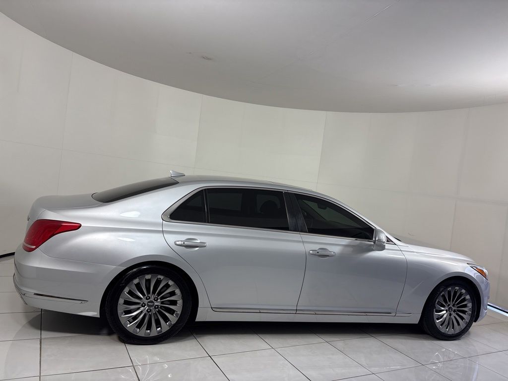 Thumbnail: 2017 Genesis G90 - 6