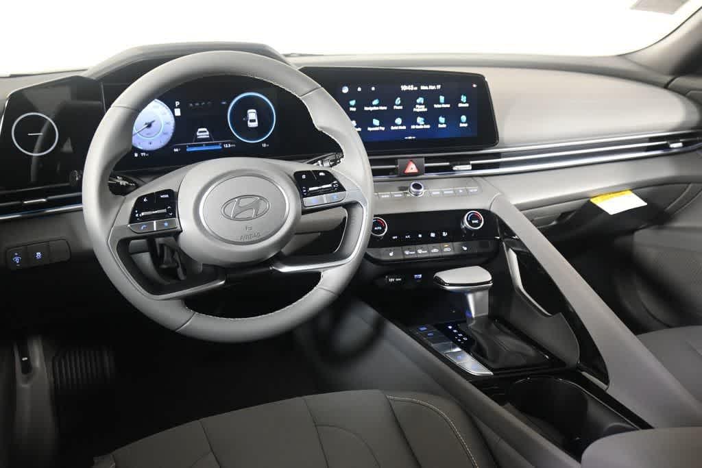 Thumbnail: 2025 Hyundai Elantra - 10