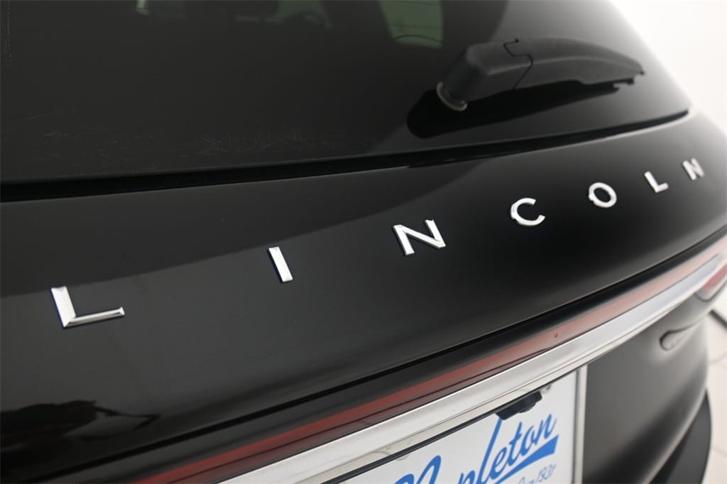 Thumbnail: 2023 Lincoln Corsair - 8