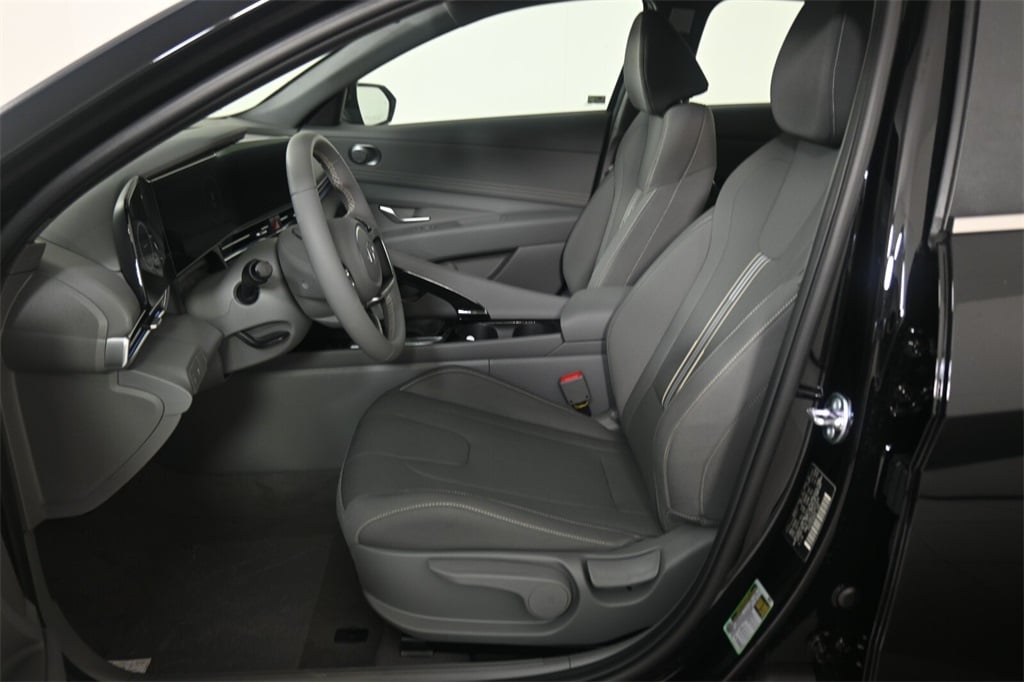 Thumbnail: 2025 Hyundai Elantra - 12