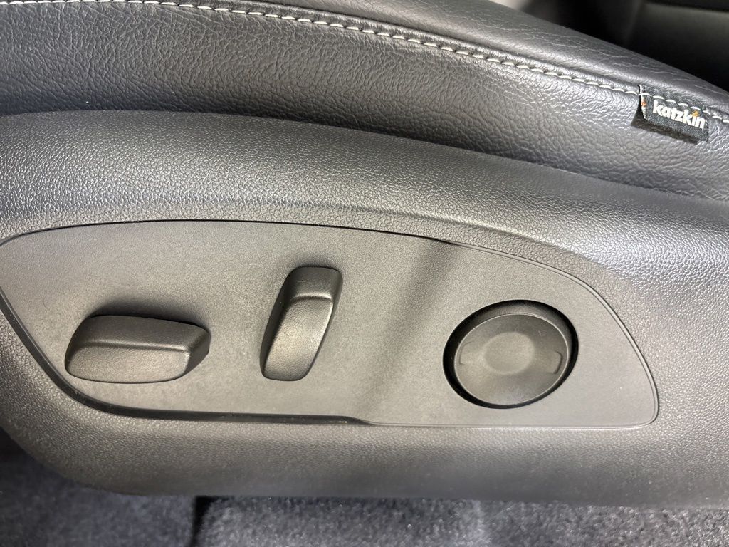 Thumbnail: 2025 Chevrolet Traverse - 15