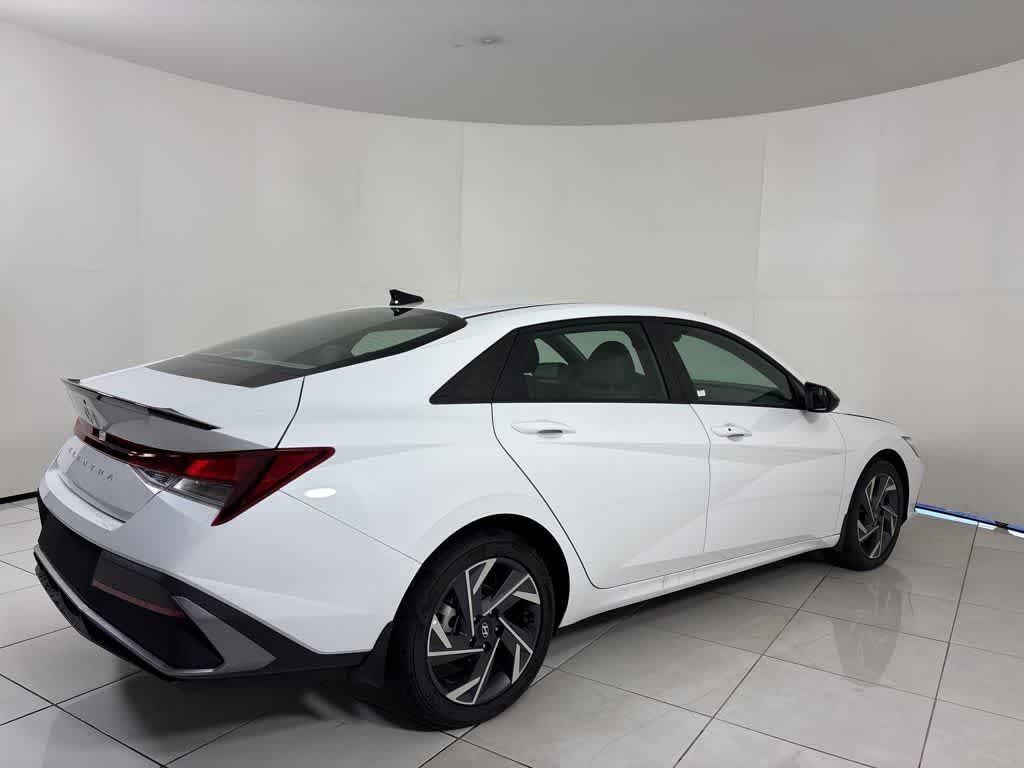 Thumbnail: 2025 Hyundai Elantra - 5
