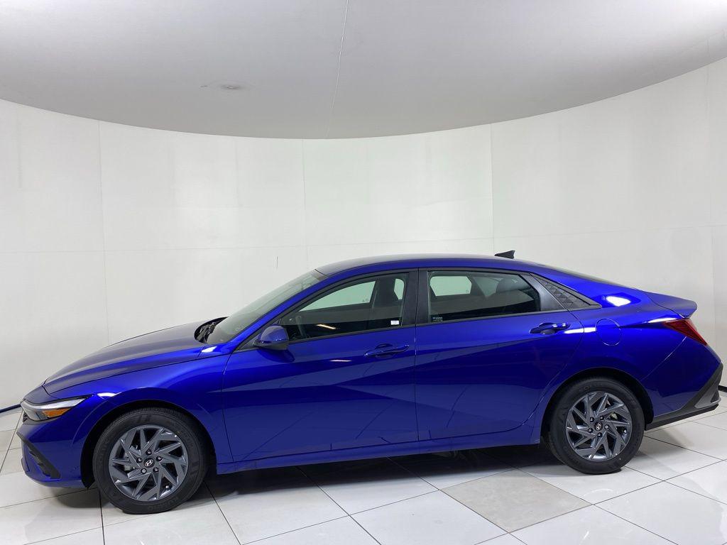 Thumbnail: 2025 Hyundai Elantra - 2