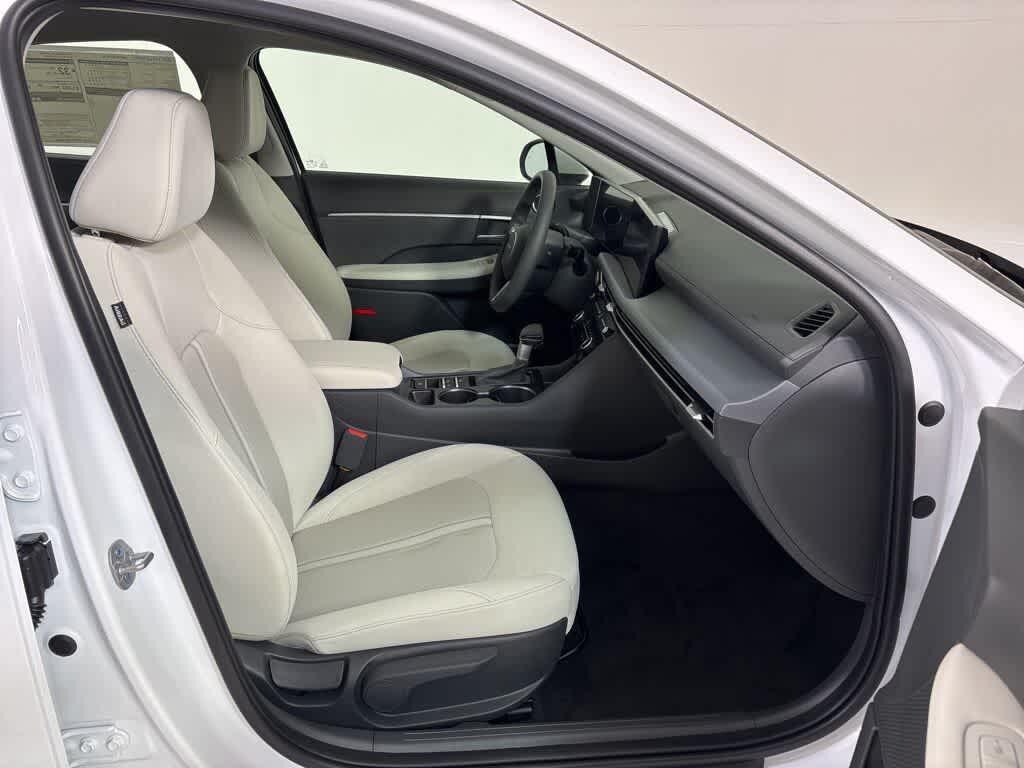 Thumbnail: 2025 Hyundai Sonata - 12