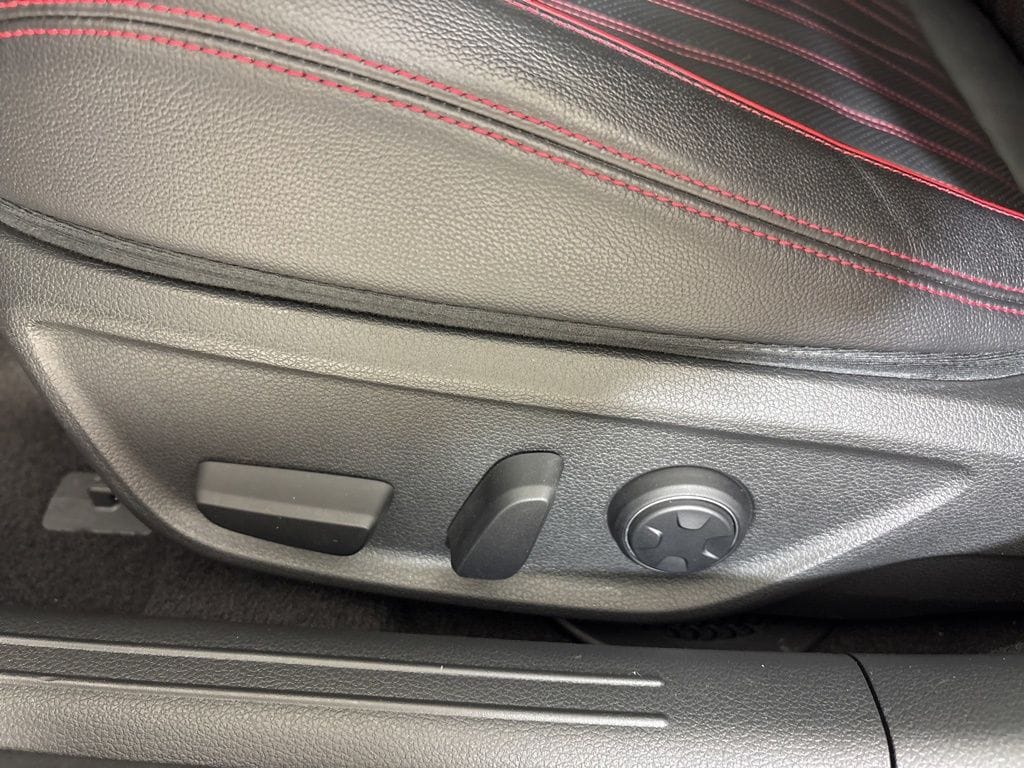 Thumbnail: 2023 Genesis G70 - 16